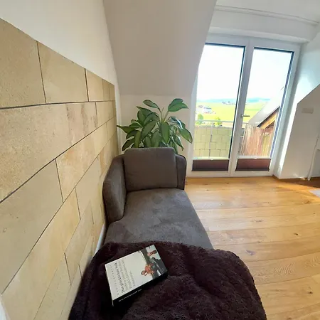 Free Living 公寓 *